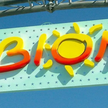 아파트 Lovely Beachfront 1 Bedroom - Beahost 비비오네