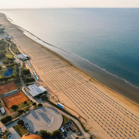 Lovely Beachfront Apartment-beahost Bibione