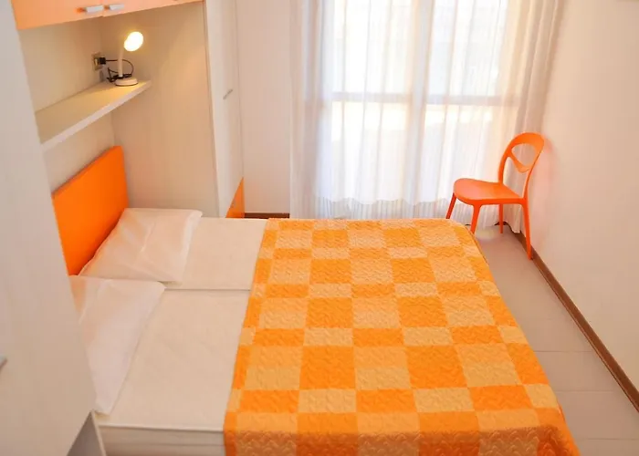 Lejlighed Lovely Beachfront Apartment-beahost *